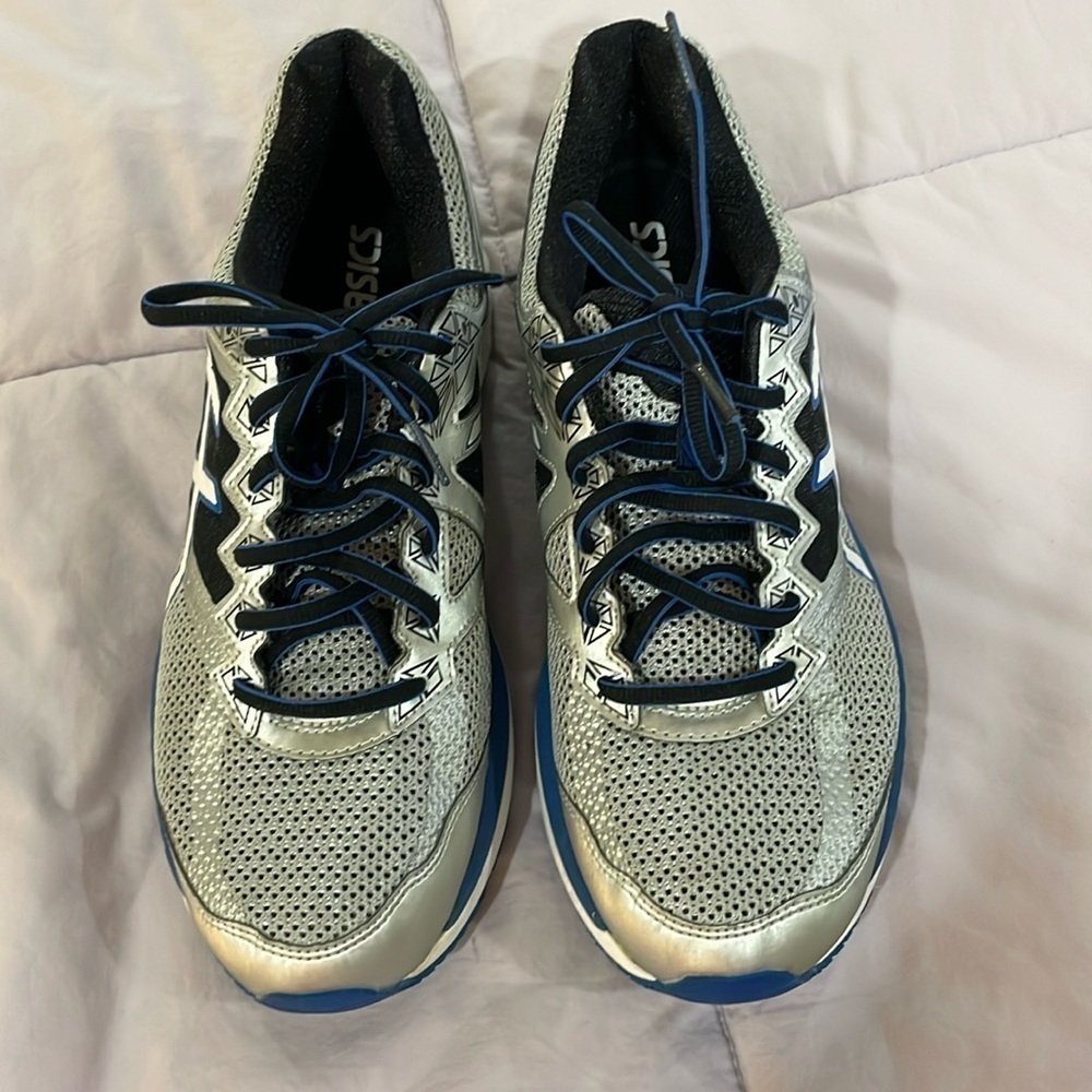 Men’s ASICS Sneakers
